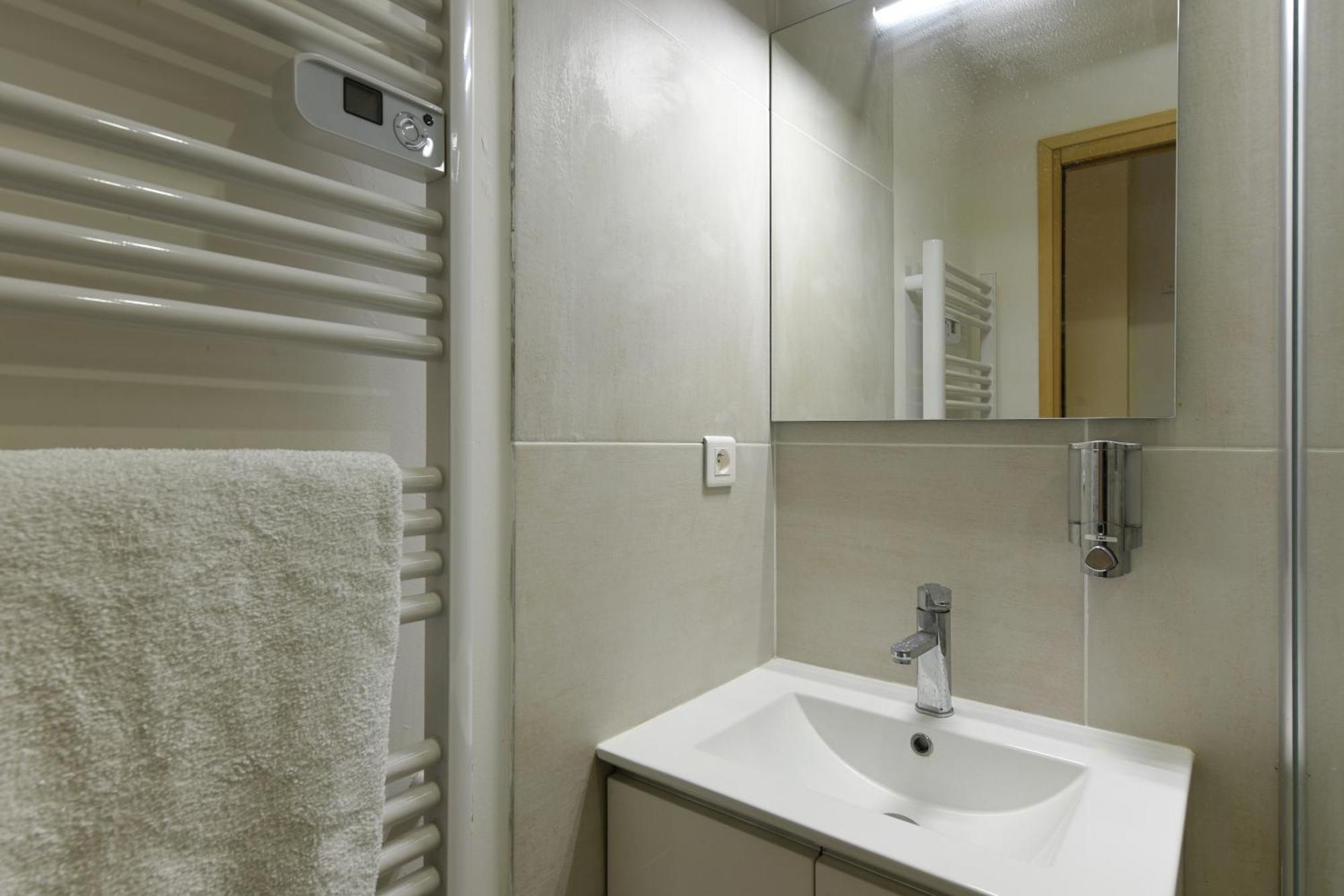 Provencal Studio Netflix Appart-Hotel-Provence La Fare-les-Oliviers Luaran gambar